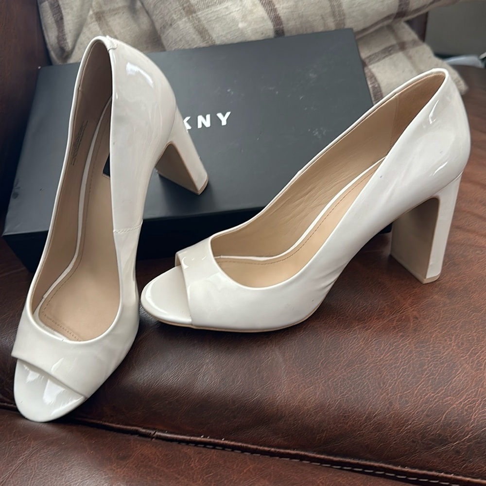 DKNY Jade peep shoe